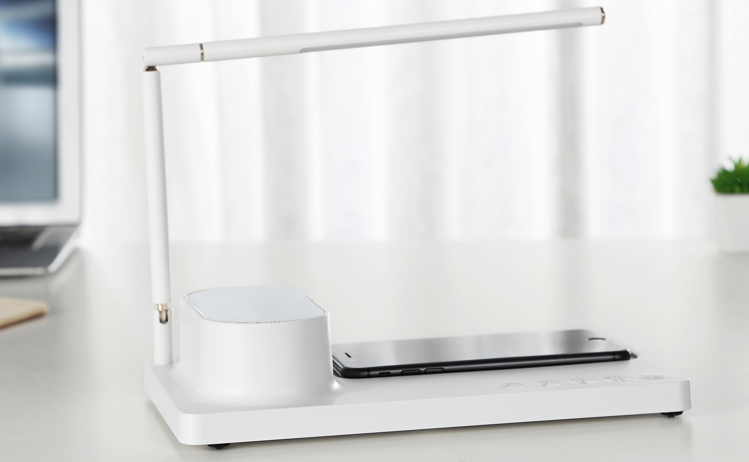 Светильник HomeTree Jane (AN-C1803-CW) с беспроводной зарядкой и Bluetooth-динамиком, Белый